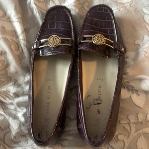 Anne Klein crocodile print flex loafers excellent condition